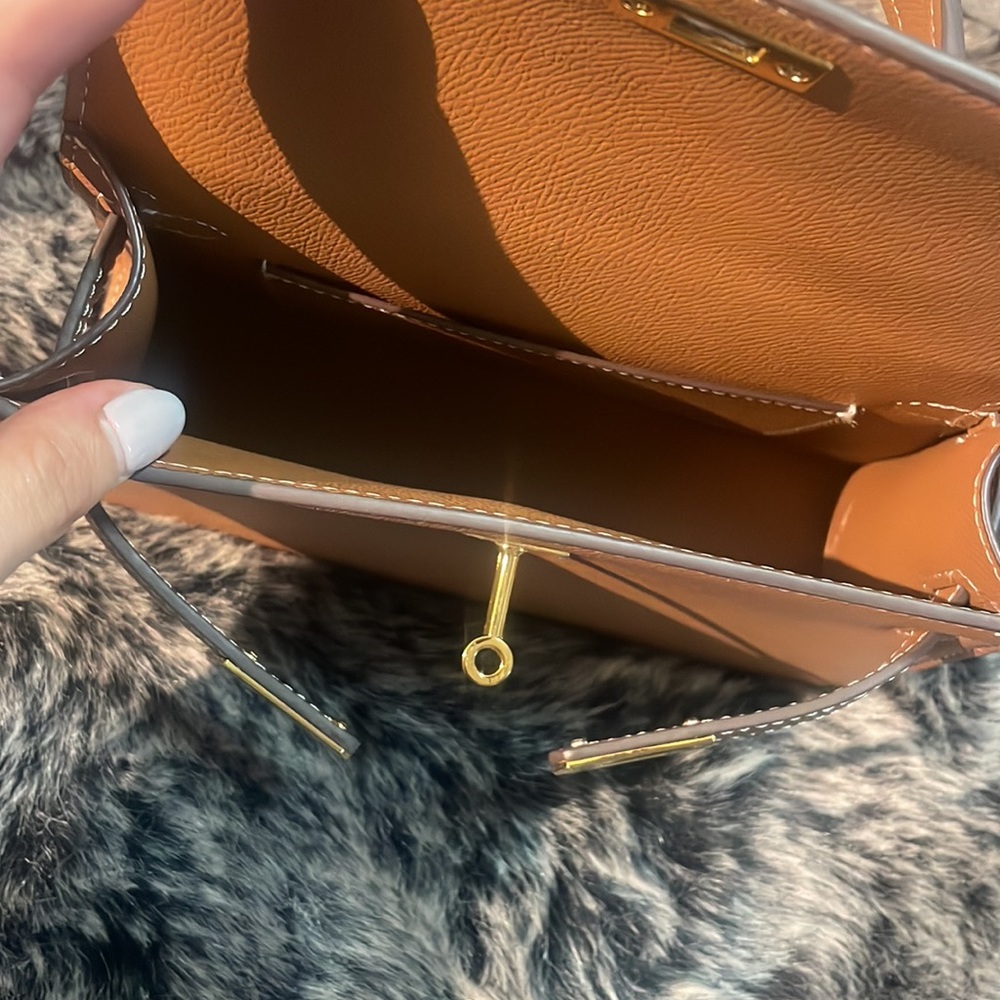 Classic Tan genuine Leather Top-Handle Crossbody Bag - Picture 4 of 4
